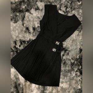 BLACK PLEATED WRAPPED SLEEVELESS MINI BUSINESS CASUAL FIT AND FLARE DRESS